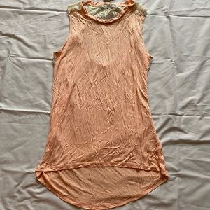 🆕 NWT Chloe K keyhole back with lace trim